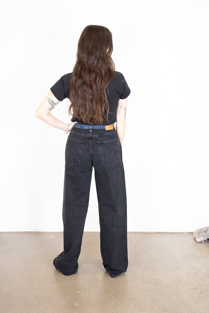 6397 Wide Jean in Black